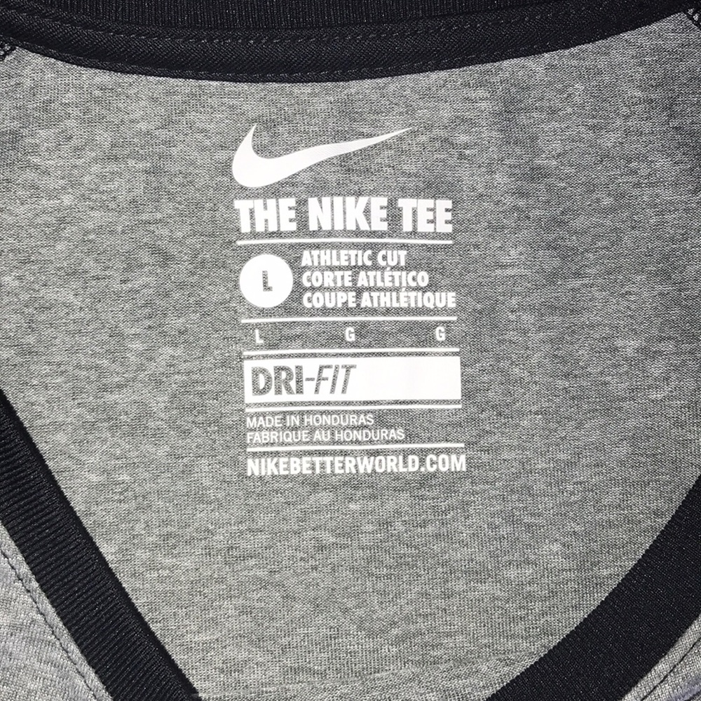 Nike - Picture 3 of 3